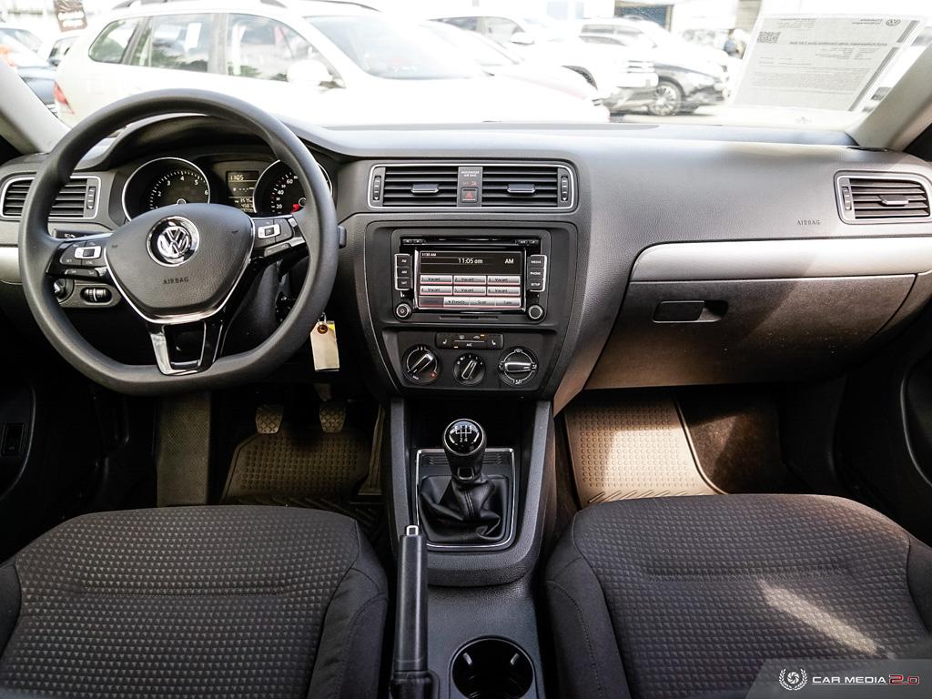 Certified Pre Owned 2015 Volkswagen Jetta Trendline Plus 1 8t 5sp Front Wheel Drive 4 Door Sedan